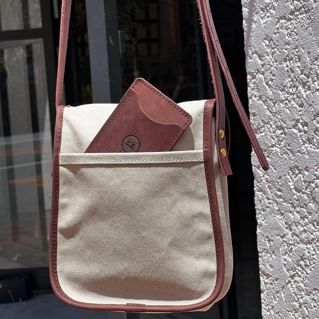 A2B15D00-6D32-42DA-9F6A-0957BFE4F15C